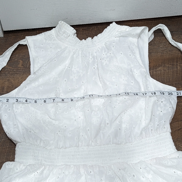 NEW WT,, Laundry Tiered Ruffle Dress - Picture 13 of 16